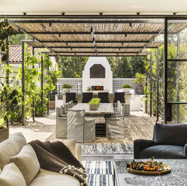 , Swimming pool pergola designs to make a splash this summer