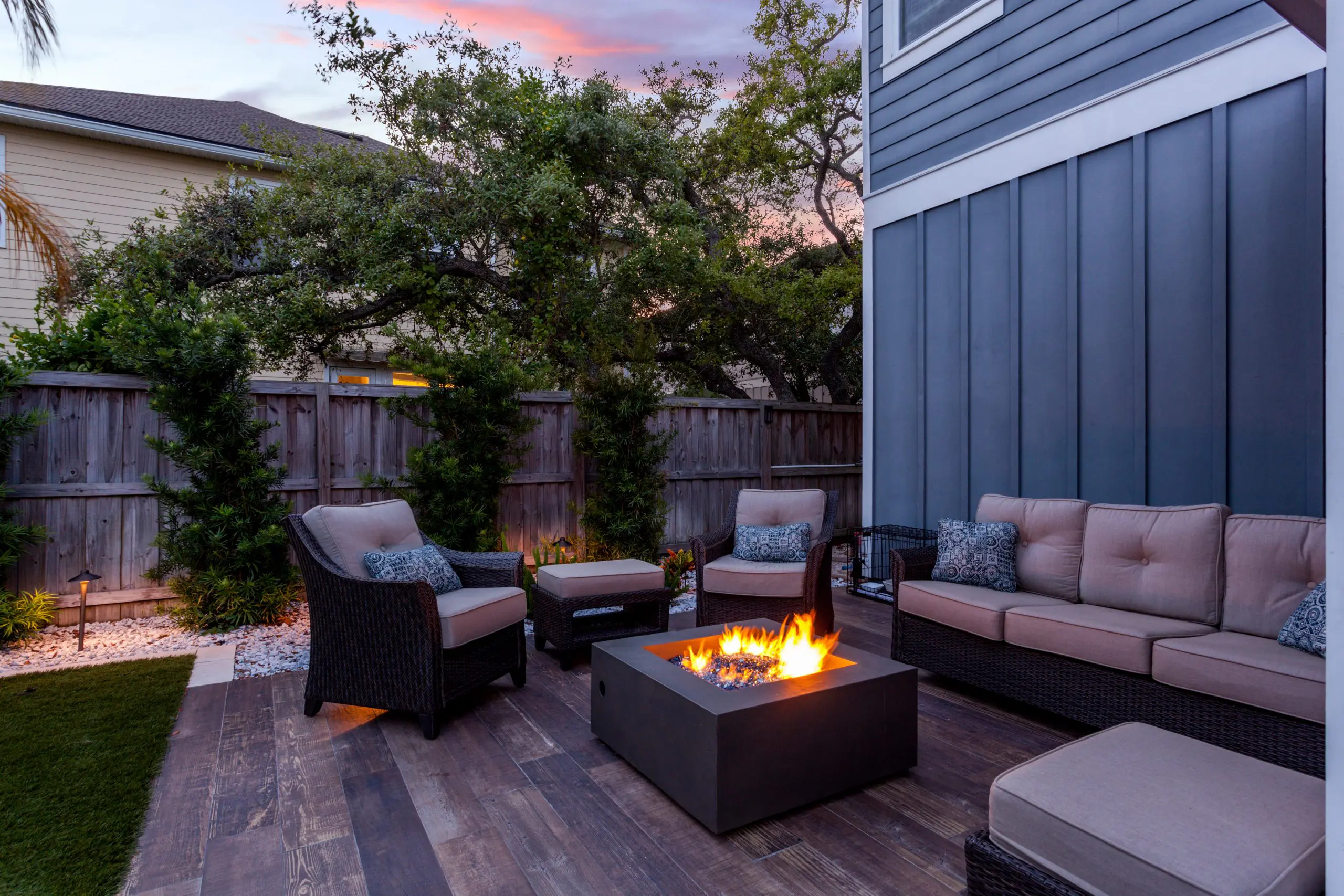 How to Make Backyard Look Bigger With Lighting: Stunning Tips