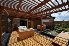 pergola with polycarbonate roofing